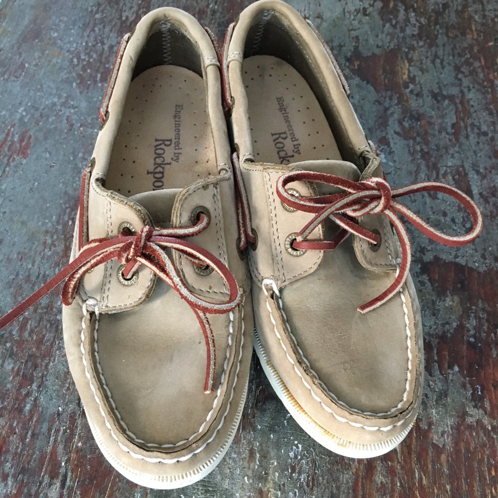 Rockport boat shoes size 5